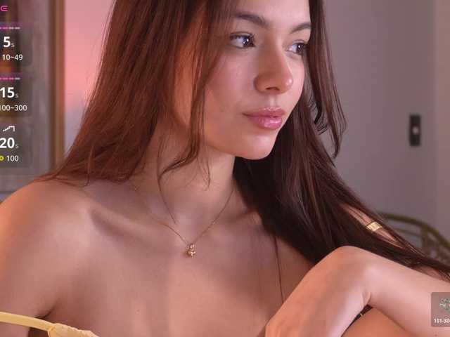 NaomiSainz's BongaCams show and profile