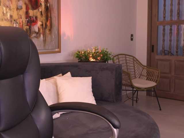 NaomiSainz's BongaCams show and profile