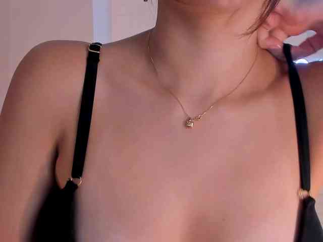 NaomiSainz webcam