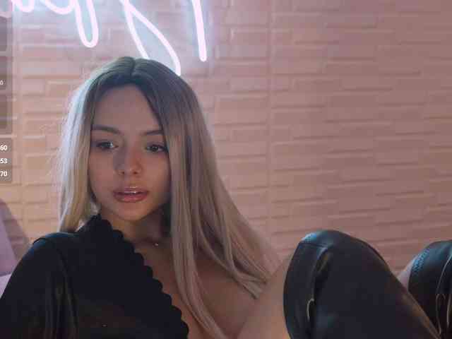 NaomiSainz webcam