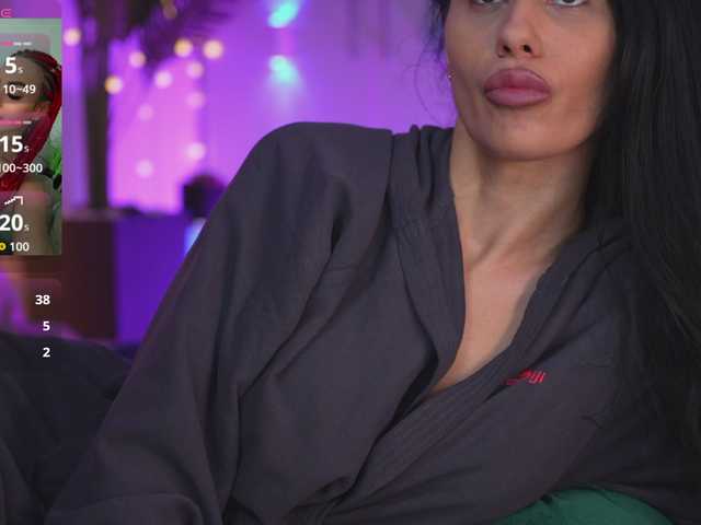 Antoniagold's BongaCams show and profile