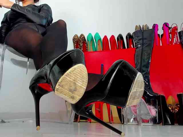 MistressK webcam