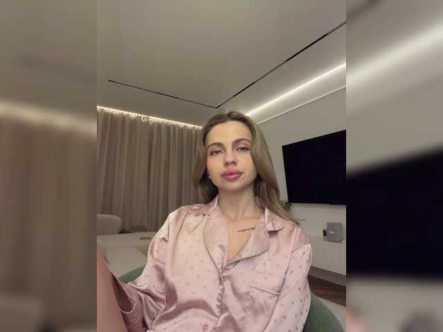 Nataliecroys's BongaCams show and profile