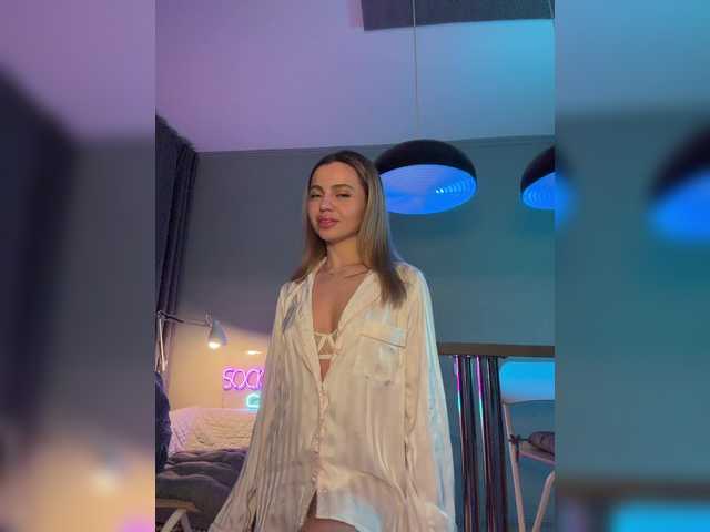 Nataliecroys's BongaCams show and profile