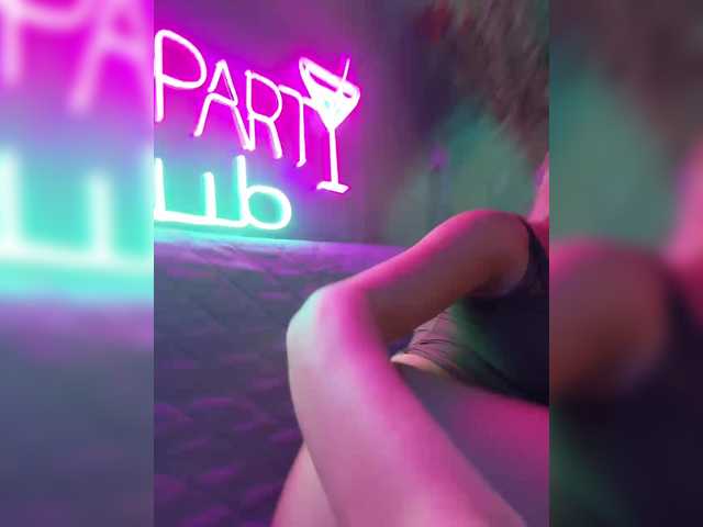 Check-out Nataliecroys, she wants to cum for your indulgence Nataliecroys from BongaCams