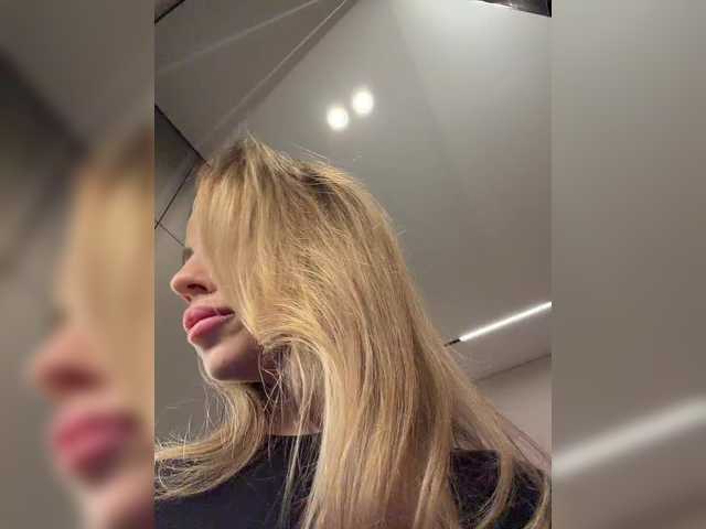 Nataliecroys's BongaCams show and profile