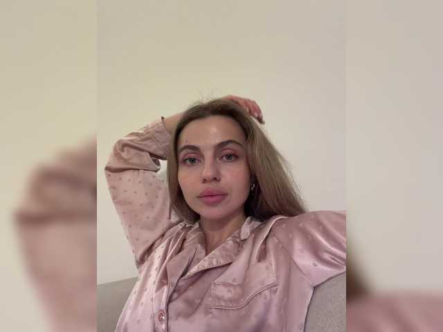 Nataliecroys's BongaCams show and profile