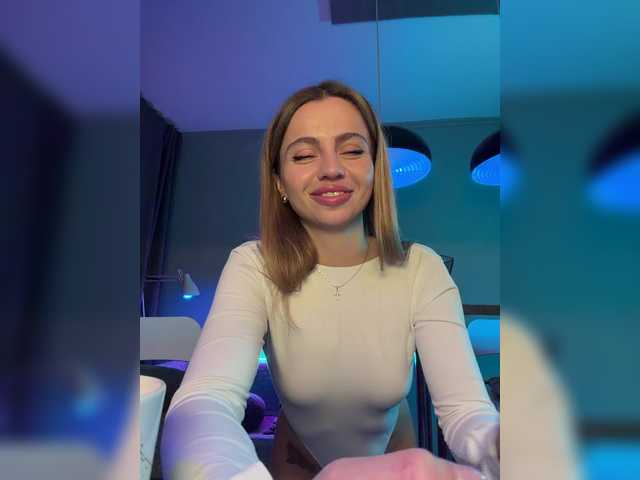 Nataliecroys's BongaCams show and profile