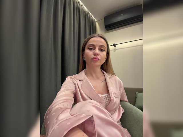 Nataliecroys's BongaCams show and profile