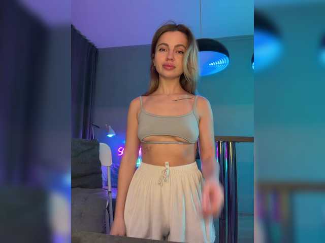 Nataliecroys's BongaCams show and profile