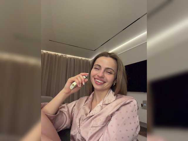 Nataliecroys Live Cam on BongaCams