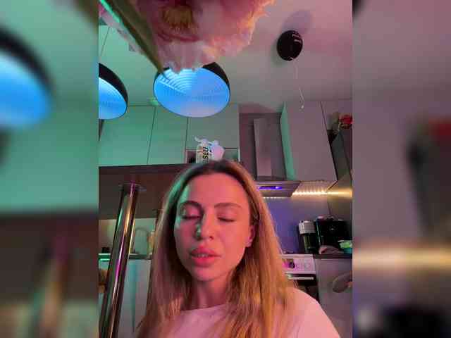 Nataliecroys webcam