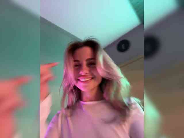 Nataliecroys webcam