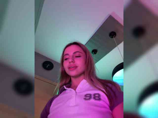 Nataliecroys webcam