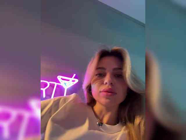 Nataliecroys webcam