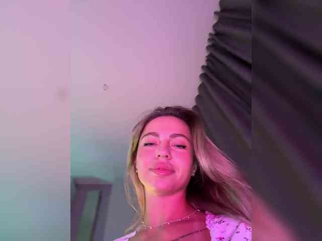 Nataliecroys webcam