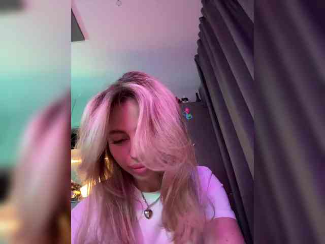 Nataliecroys webcam