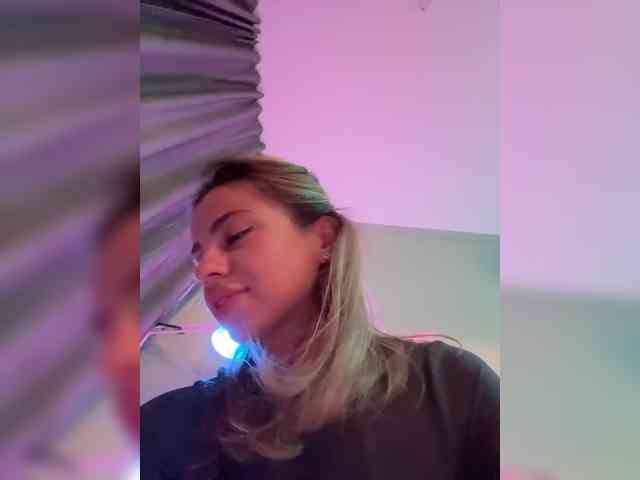 Nataliecroys webcam