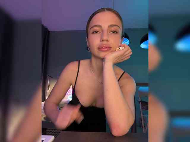 Nataliecroys webcam