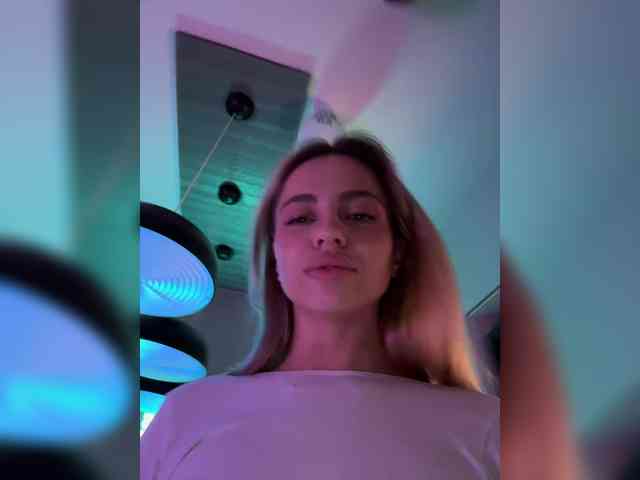 Nataliecroys webcam
