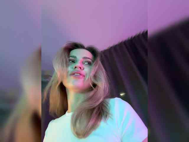 Nataliecroys webcam