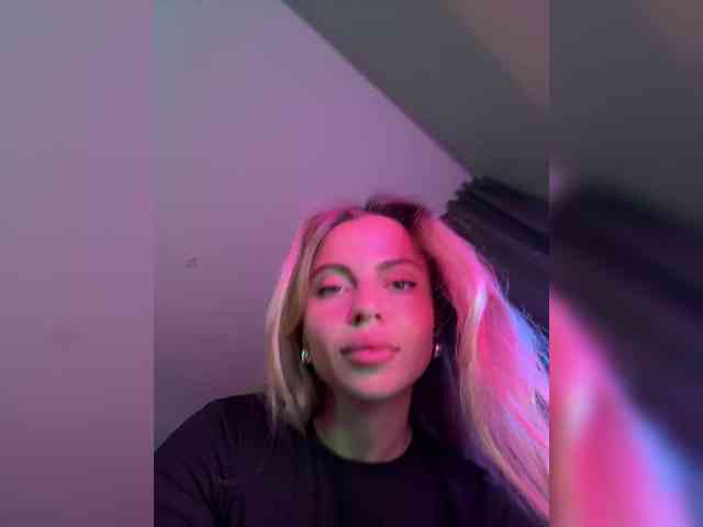 Nataliecroys webcam