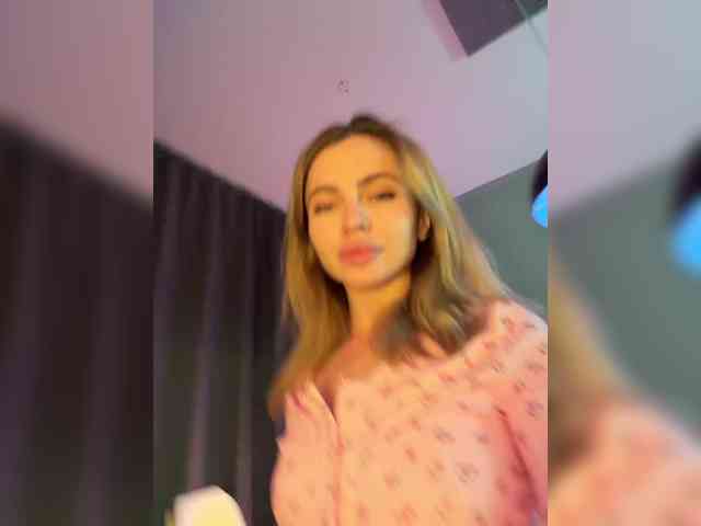 Nataliecroys Live Webcam on BongaCams