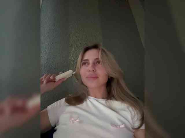 Nataliecroys webcam