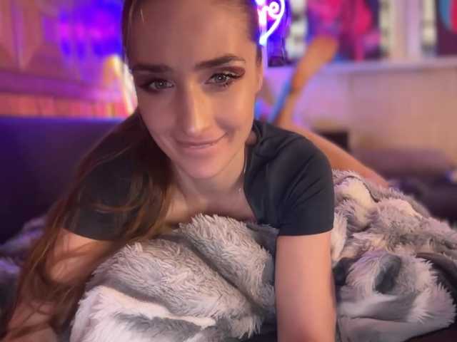 CandyBoom's BongaCams show and profile