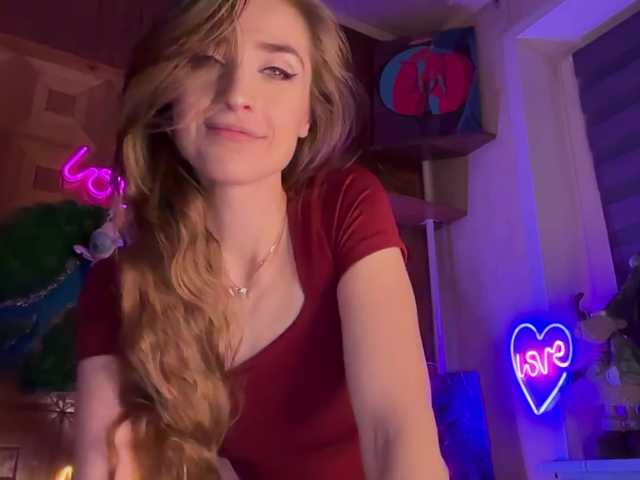 CandyBoom's BongaCams show and profile