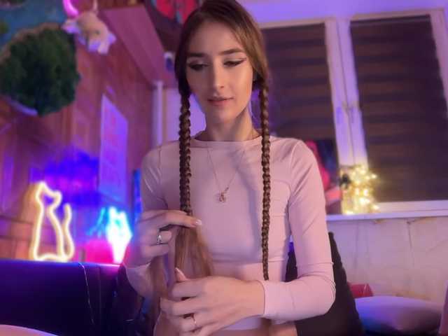 CandyBoom's BongaCams show and profile