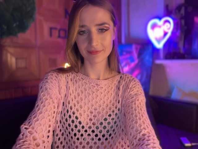 CandyBoom's BongaCams show and profile