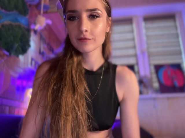 CandyBoom's BongaCams show and profile