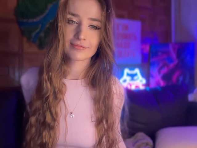 CandyBoom's BongaCams show and profile