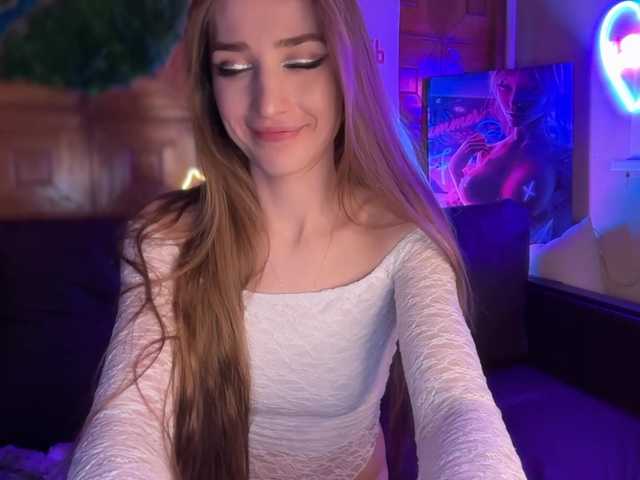 CandyBoom's BongaCams show and profile