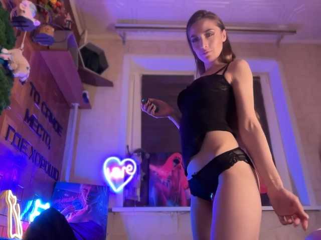 CandyBoom's BongaCams show and profile