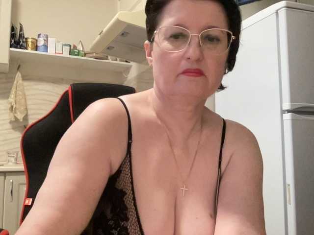 HotMilfPussy's BongaCams show and profile