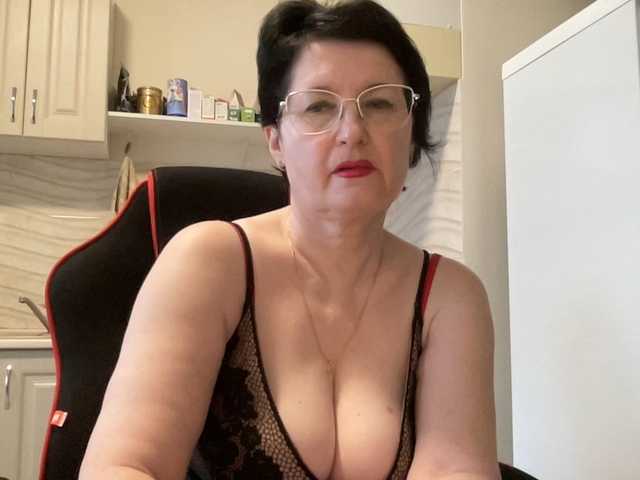 HotMilfPussy's BongaCams show and profile