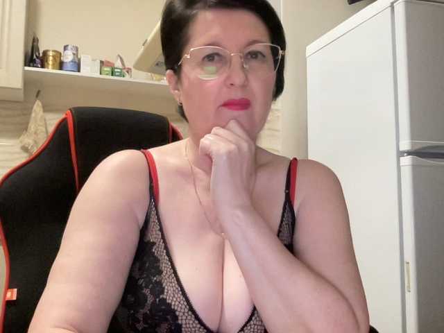 HotMilfPussy's BongaCams show and profile