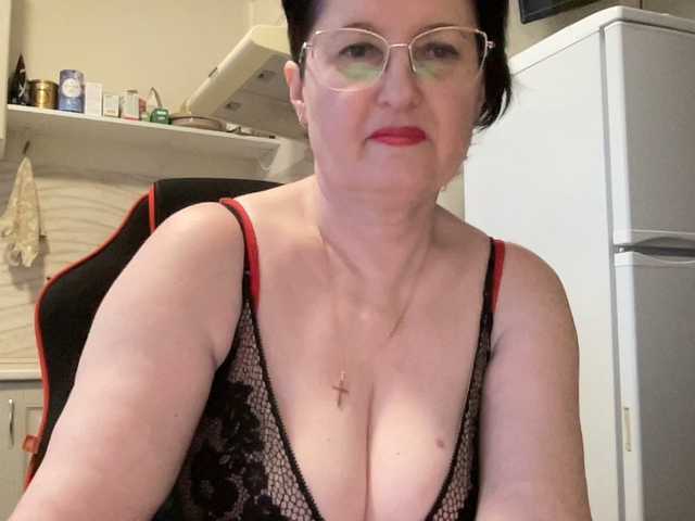 HotMilfPussy's BongaCams show and profile