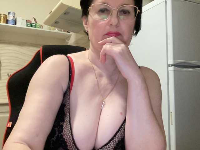 HotMilfPussy's BongaCams show and profile