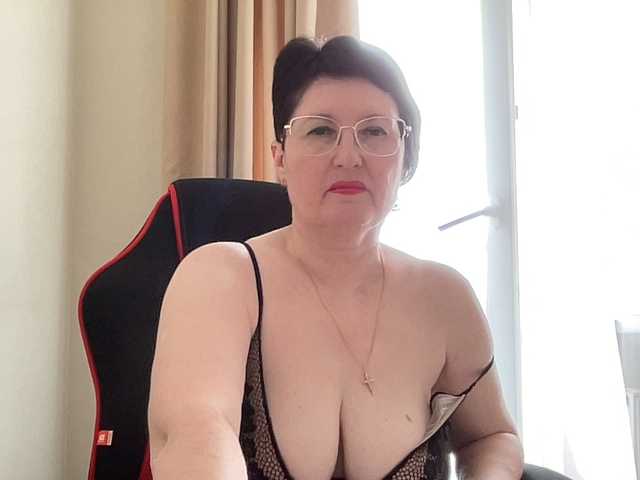  HotMilfPussy chat room