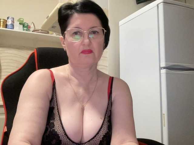 HotMilfPussy's BongaCams show and profile