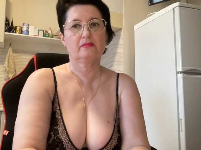 HotMilfPussy's BongaCams show and profile