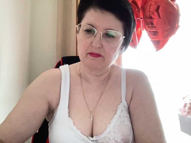 Explore cute performer HotMilfPussy HotMilfPussy from BongaCams