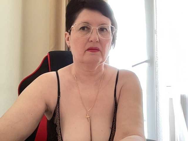  HotMilfPussy chat room