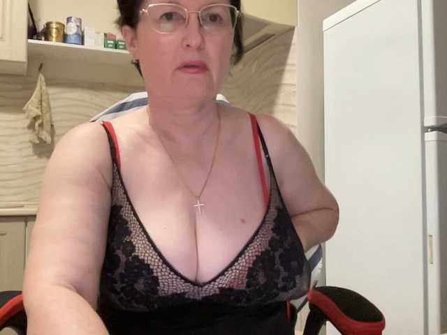 HotMilfPussy's BongaCams show and profile