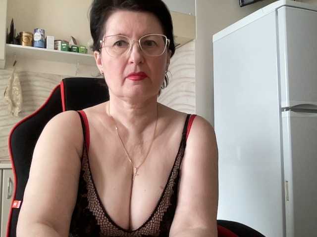 HotMilfPussy's BongaCams show and profile