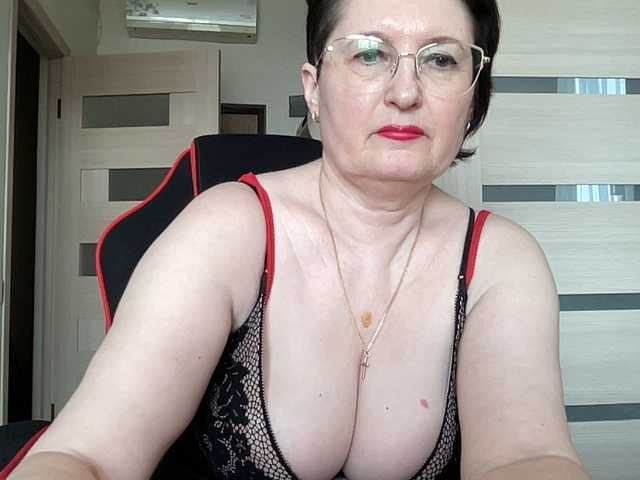 HotMilfPussy's BongaCams show and profile