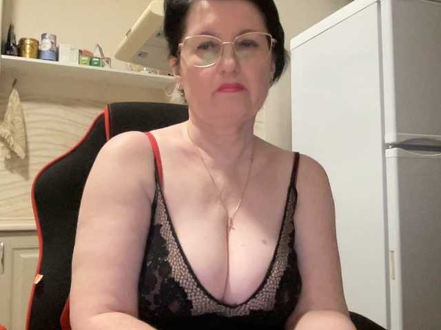HotMilfPussy's BongaCams show and profile